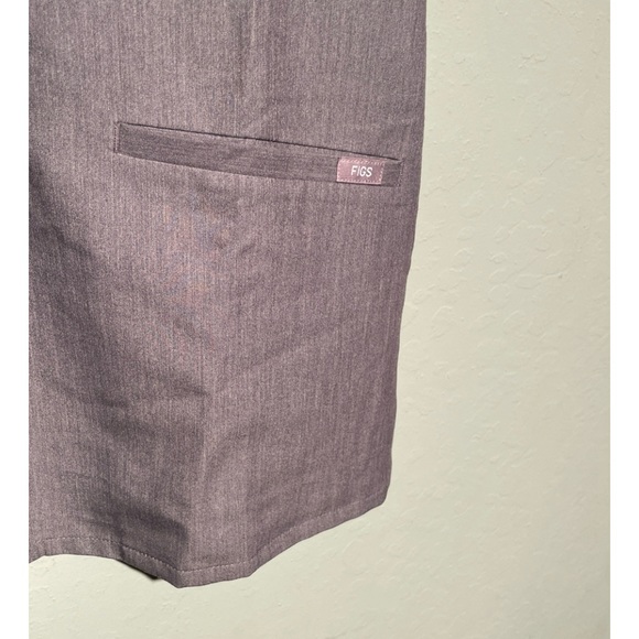 FIGS Short Sleeve Scrubs Top Charcoal Technical Collection 2 pocket Womens XL - Picture 4 of 4